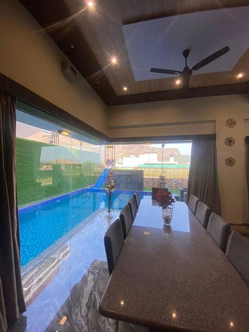 Mount Resorts Lonavala 5 Bhk Luxurious Villa With Private Pool And Full Size Cricket Football Turf Екстер'єр фото