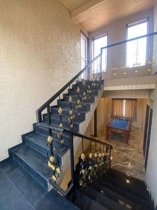 Mount Resorts Lonavala 5 Bhk Luxurious Villa With Private Pool And Full Size Cricket Football Turf Екстер'єр фото