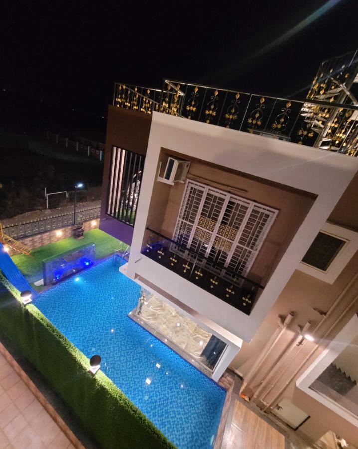 Mount Resorts Lonavala 5 Bhk Luxurious Villa With Private Pool And Full Size Cricket Football Turf Екстер'єр фото