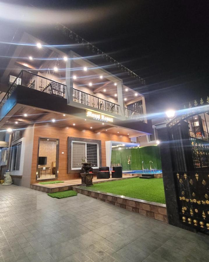 Mount Resorts Lonavala 5 Bhk Luxurious Villa With Private Pool And Full Size Cricket Football Turf Екстер'єр фото