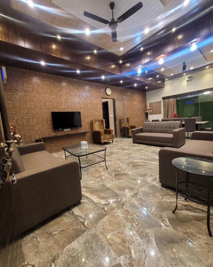 Mount Resorts Lonavala 5 Bhk Luxurious Villa With Private Pool And Full Size Cricket Football Turf Екстер'єр фото